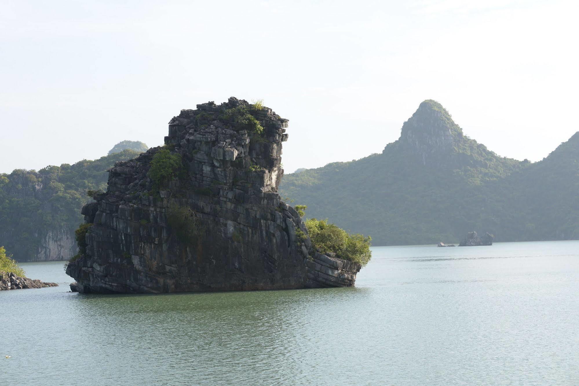 Отель Halong Bay Full Day Trip - 6 Hours Route Халонг Экстерьер фото